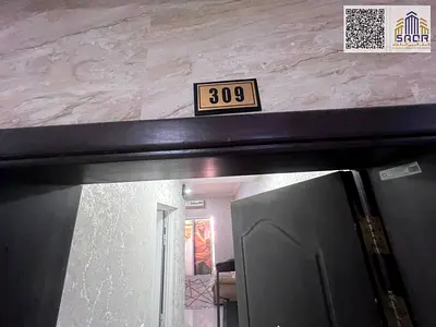 سكن يجمع بين الأناقة والراحة غرفة وصالة وحمام مفروشة بعناية لتجربة معيشية مميزة
