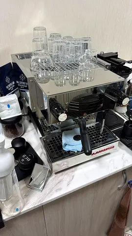 Lamarzocco linea mini home use very clean full serviced with accessories light use,working perfect