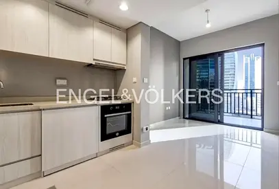 1 Bedroom | 1 Bathroom | Community views