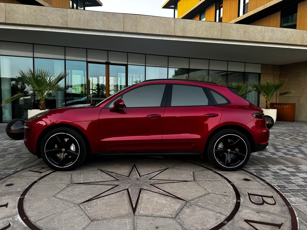 Porsche Macan 2016 — photo 1 of 5