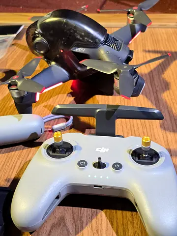 DJI FPV Drone(combo kit) in pristine condition