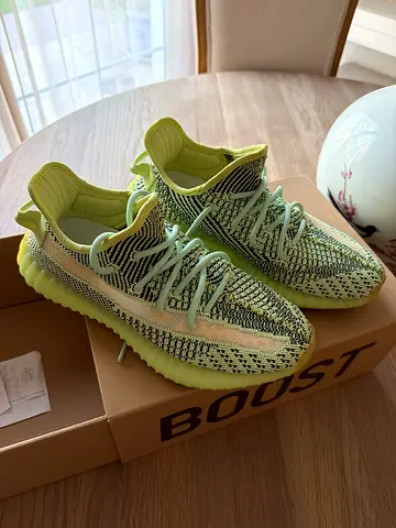 Yeezy Boost 350 V2 (Semi Frozen Yellow) - Size 9, Good Condition