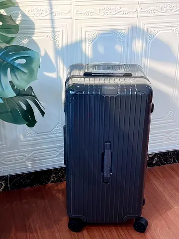 RIMOWA essential trunk plus