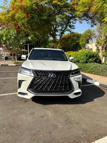 Lexus LX 570 Black Edition S 2019 | GCC Specs | Pristine Condition