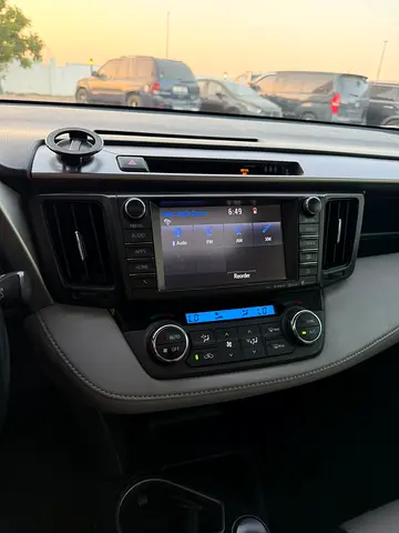 2017 Toyota RAV 4 — фото 13