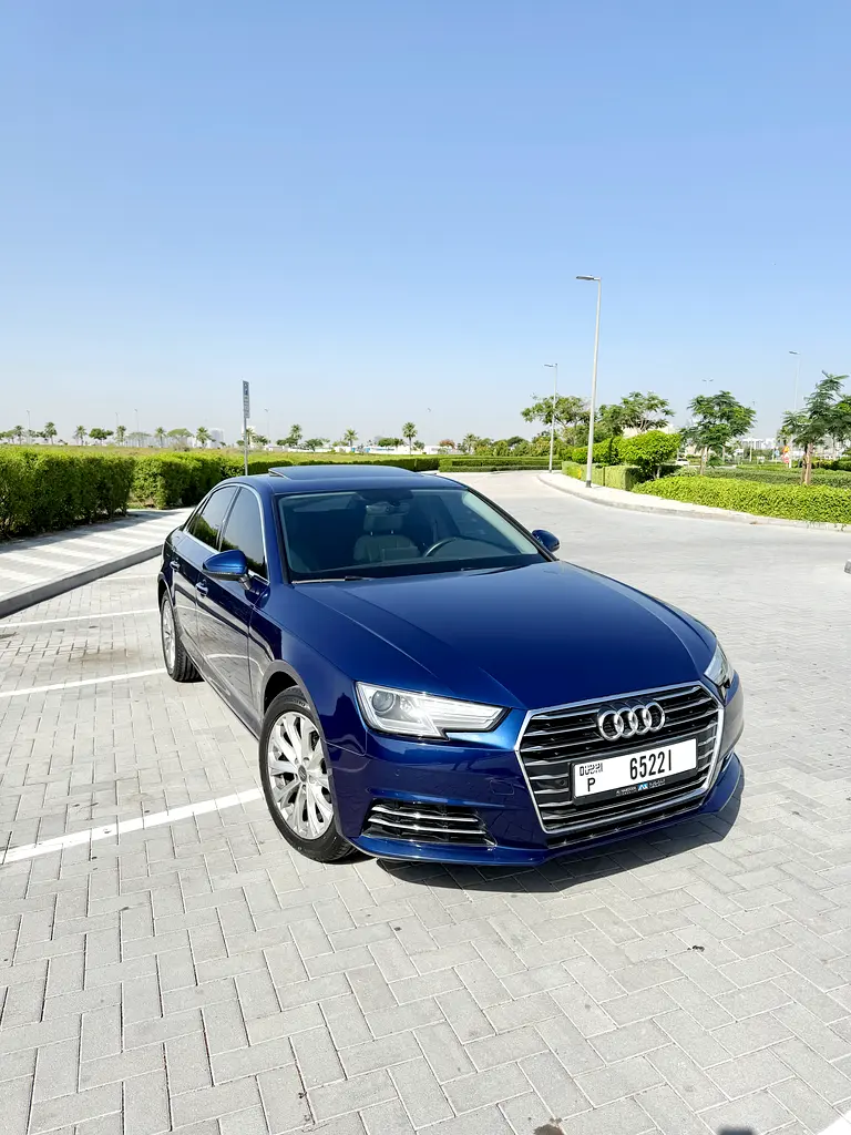 Audi A4 2017 — photo 1 of 10