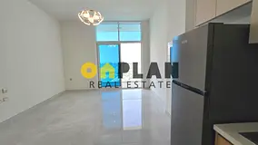 Modern Studio | Kitchen Appliances | Pool view