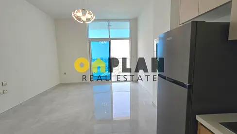 Modern Studio | Kitchen Appliances | Pool view