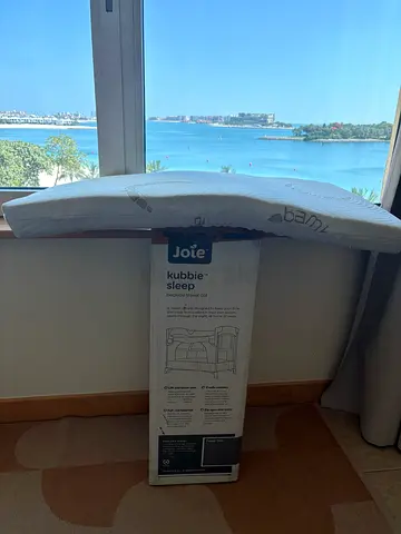Joie Kubbie Sleep Bedside Travel Cot + Bamboo Mattress – Excellent Condition