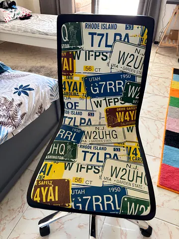 Teenager desk chair