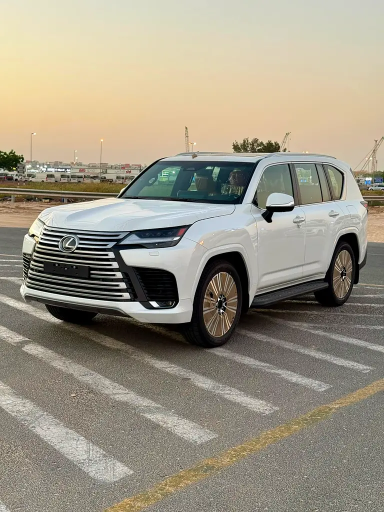 Lexus LX-Series 2025 — photo 1 of 19