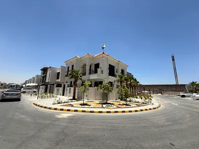 فيلا بسعر مميز وقابل للتفاوض شامل الكهرباء والمياه والمكيفات موقع استراتيجي قريب من دبي والخدمات