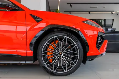 2025 Lamborghini URUS — миниатюра 8