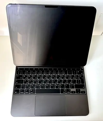 iPad Pro m5 13” 512gb Apple Care+ Arabic Magic Keyboard with protection wrap flolab screen protector