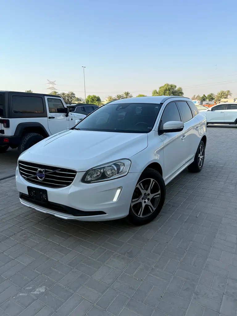 Volvo XC60 2015 — photo 1 of 20