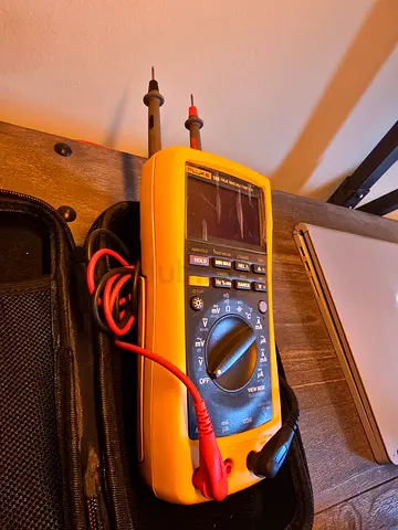 FLUKE 189 True RMS Digital Multimeter