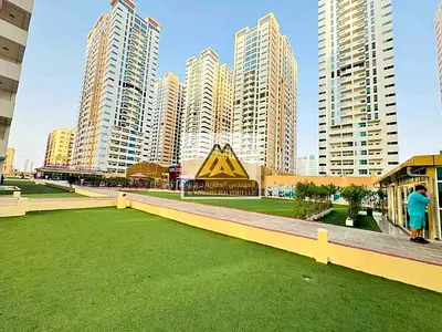 فرصة سكنية ذهبية فائقة الفخامة والرفاهية للايجار السنوي شقة استوديو فاخر (أكبر المساحات) بتصميم هندسي راق وتشطيبات سوبر ديلوكس في الصرح السكني الأرقى