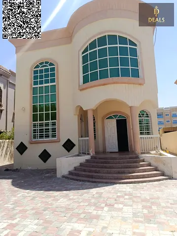فيلا واسعة للإيجار | 5 غرف نوم + غرفة خادمة | 5,000 قدم مربع | المويهات – عجمان