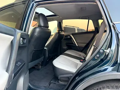 2017 Toyota RAV 4 — фото 8