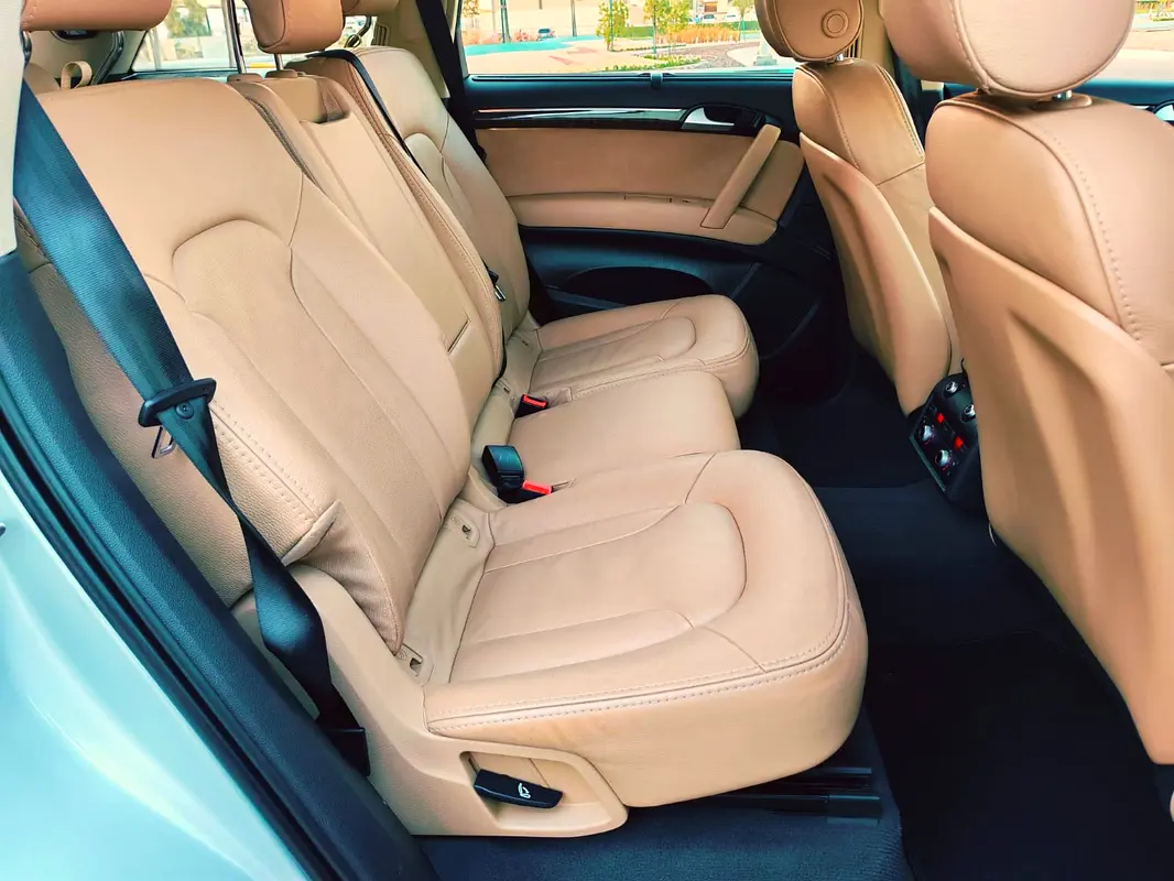 Audi Q7 2015 — photo 1 of 18