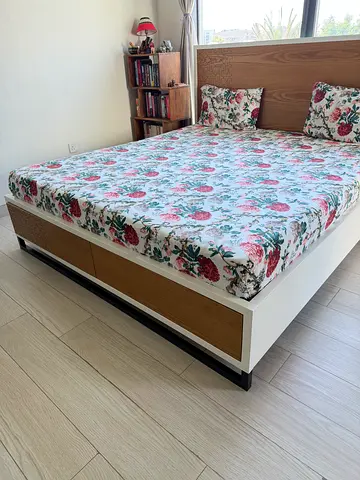 King size bed