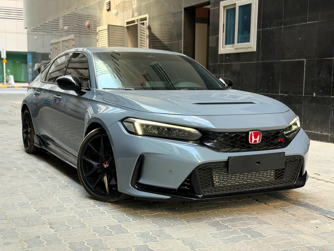 Honda Civic 2024 — photo 1 of 15