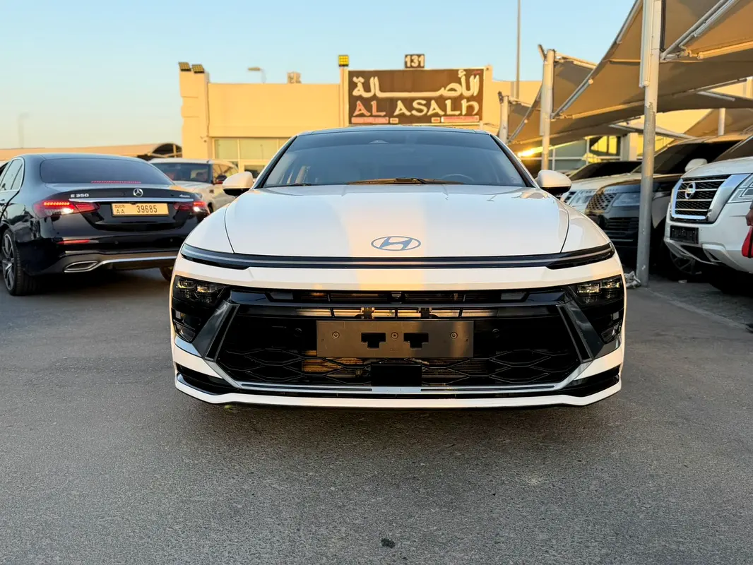 Hyundai Sonata 2024 — photo 1 of 19