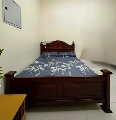 Queen Size Bed And Mattress Solid Wood