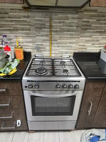 Hoover 4-burner freestanding gas cooker