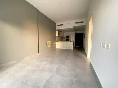 Spacious 1BR + Study | Vacant | Prime Location