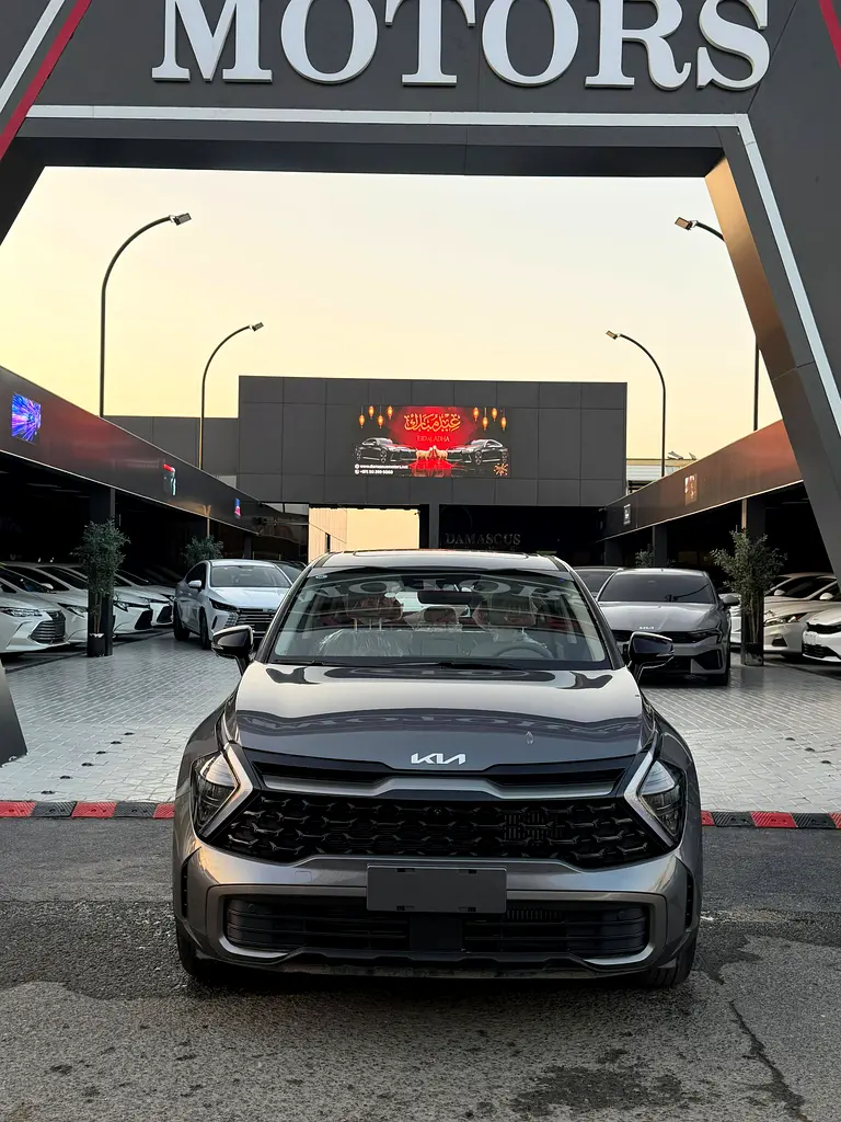 Kia Sportage 2025 — photo 1 of 14