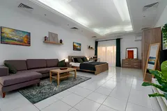 Massive Beautiful Master Room — European Expat Villa, Umm Suqeim 1, Jumeirah