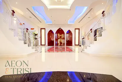 Spectacular | 8BR Villa | with Lake View
