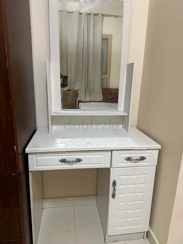 Makeup table available.please contact