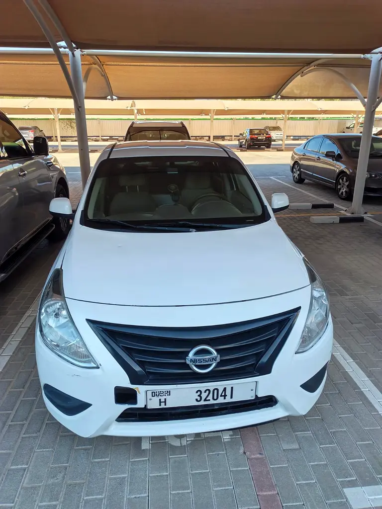 Nissan Sunny 2018 — photo 1 of 7