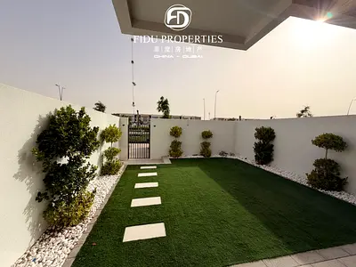 فيلا من 3 غرف نوم | فيلات إكسبو جولف 5 | إطلالة على الحديقة والشارع | تصميم حديث غير مفروش