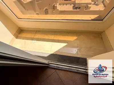 اجمل غرفه وصاله ثاني ساكن قريب مع غاز مركزي وتكيف مركزي