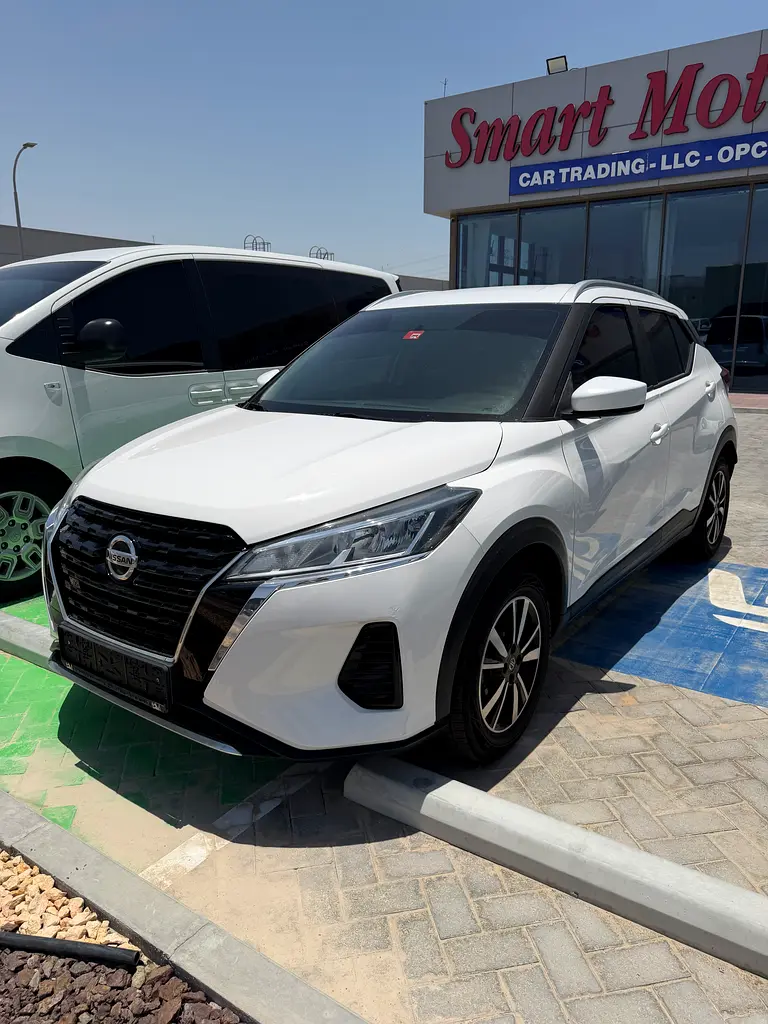Nissan Kicks 2022 — photo 1 of 8