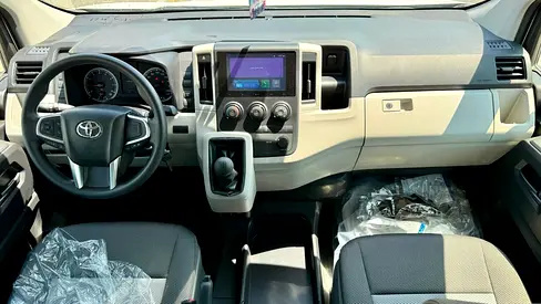 2025 Toyota HIACE — фото 17