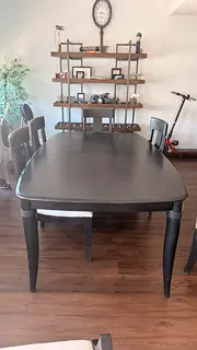 Dining table + 7 chairs