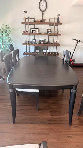 Dining table + 7 chairs