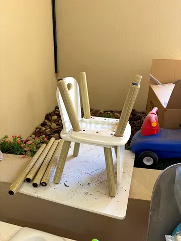 Kids table and 2 chairs