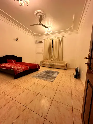 Master bedroom attached washroom/no commission