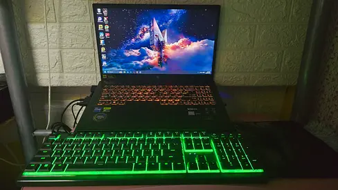 Acer Nitro V15 5060 8gb i9 with Razer Ornata Keyboard and Razer Deathadder V2 mouse