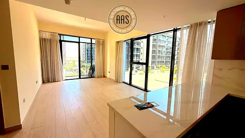 Stunning Large 1 Bedroom Corner Apartment | Chiller Free | Premium Balcony