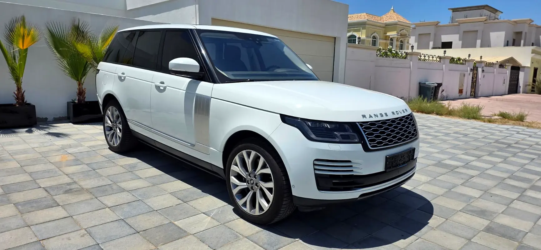 Land Rover Range Rover 2019 — photo 1 of 16