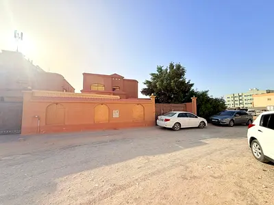 Al Muwaihat Villa 3, five rooms, majlis and hall, very spacious area, close to Mohammed Bin Zayed R