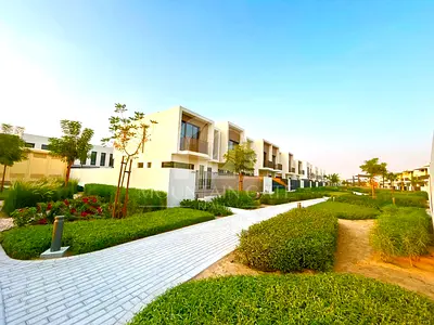 LUXURIOUS | VACANT | GREEN LIVING
