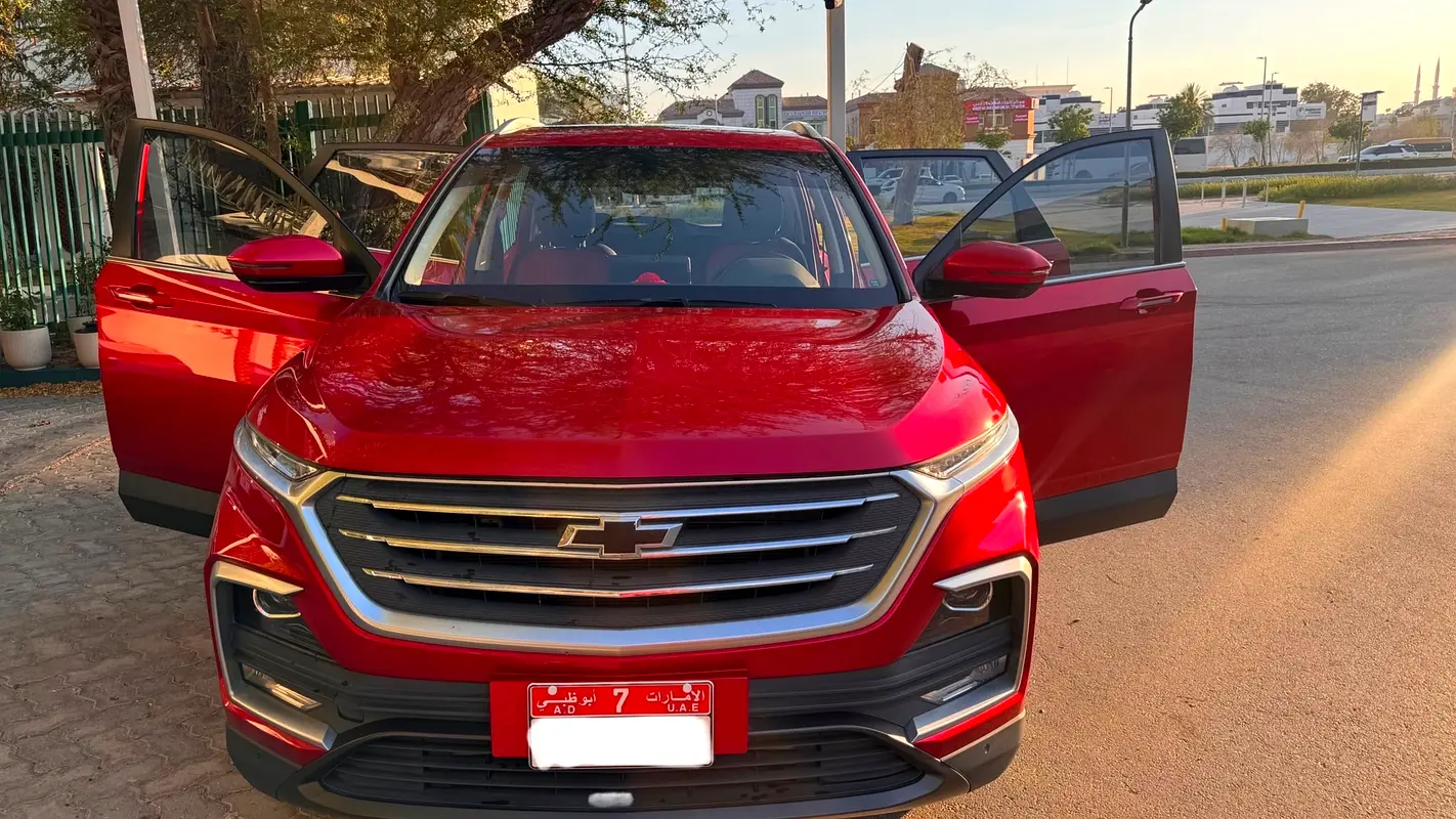 Chevrolet Captiva 2023 — photo 1 of 13