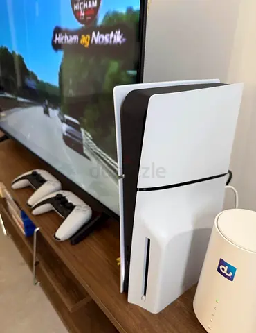 PlayStation 5 Slim 1Tb Disc Edition UAE Version - 2 Controllers